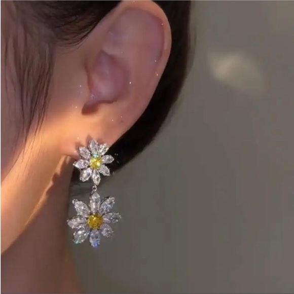 Gold Filled Daisy Floral CZ Earrings - Picture 2 of 2